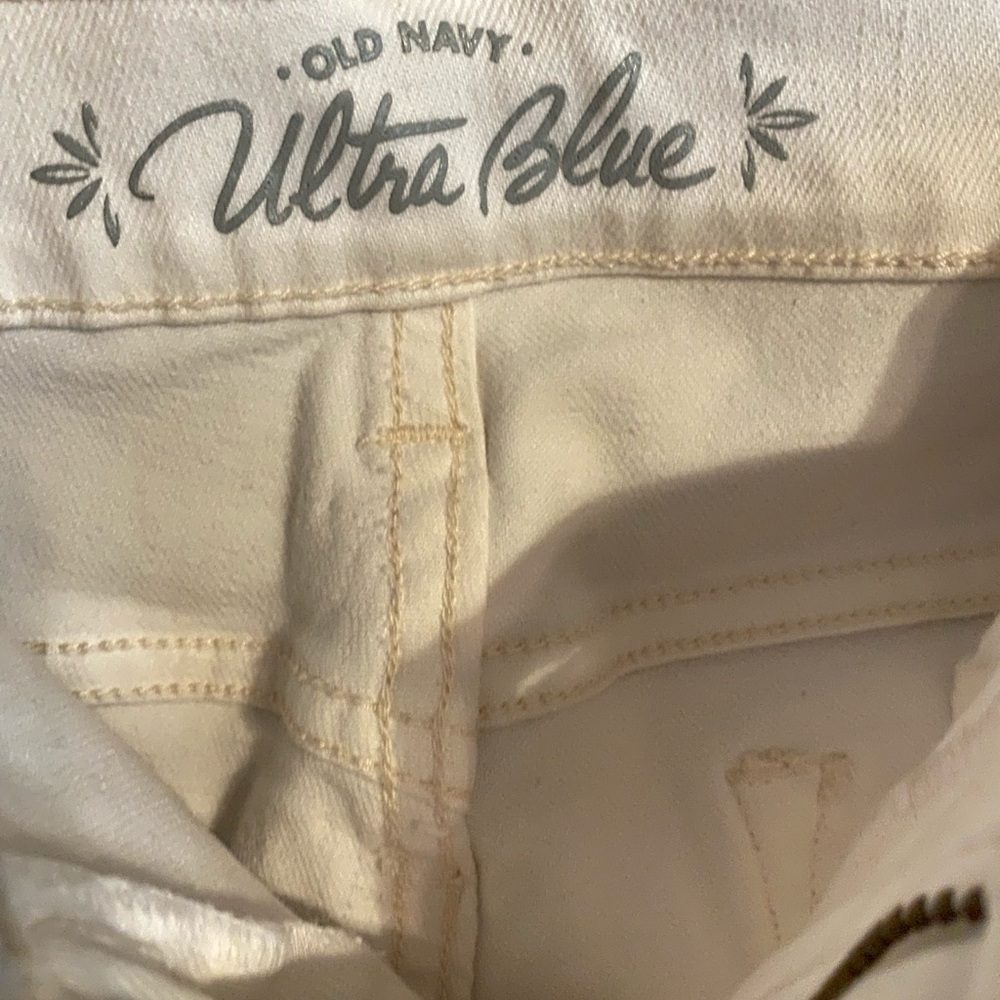 White Capri Pants - Picture 3 of 4